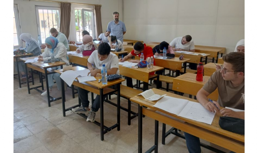 اساتذة الثانوي يتوقفون عن تصحيح الامتحانات الرسمية اعتراضاً