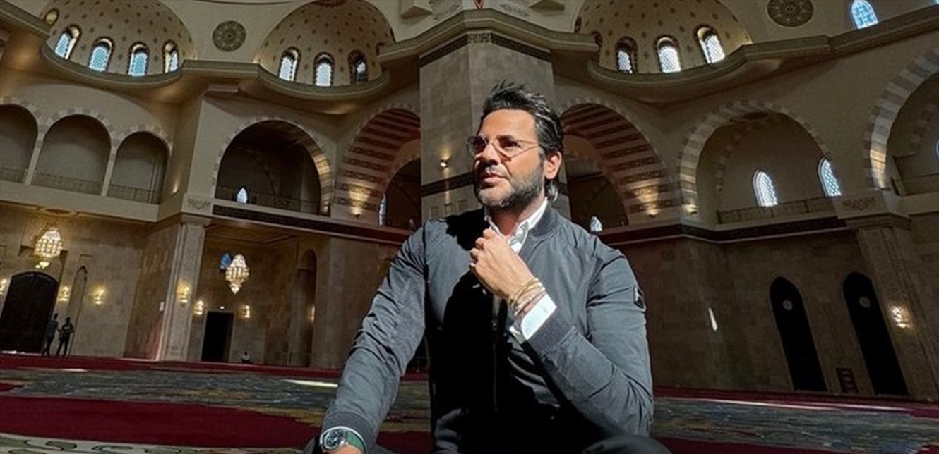 نيشان ديرهاروتيونيان داخل مسجد في الإمارات
