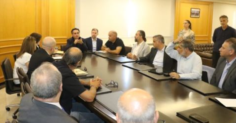 حمية: موضوع الأمن الغذائي وتسريع إخراج البضائع كان محور اجتماعنا
