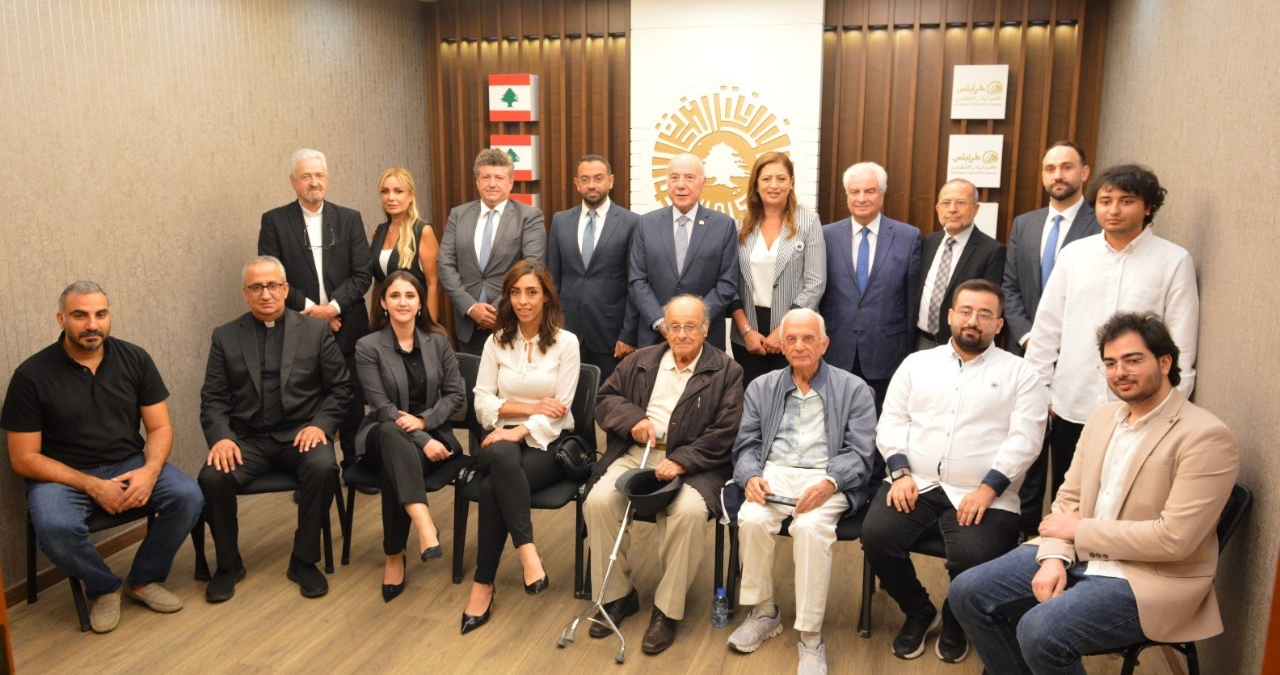 دبوسي التقى وفداً من مغتربين وأكاديميين لتعزيز فرص العمل والتدريب للشباب
