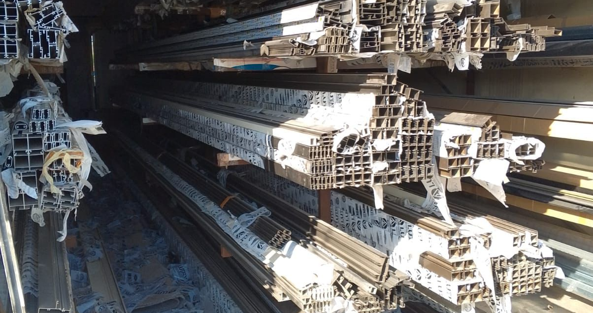 جولات لفرق الاقتصاد جنوباً على تجار الزجاج والألمنيوم | Journalalire