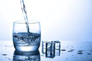 خبراء يكشفون الأفضل لصحتك.. الماء البارد أم الدافئ؟