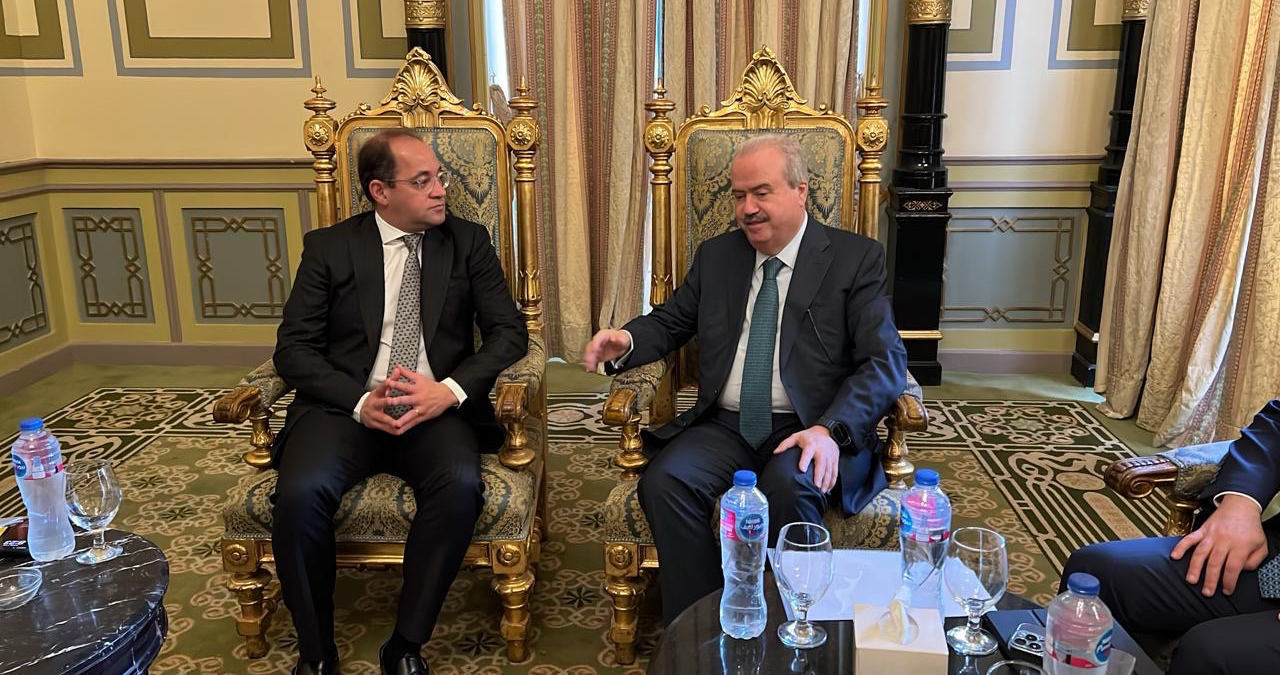 جابر يعرض أسس التعاون المشترك مع نظيره المصري أحمد كجوك