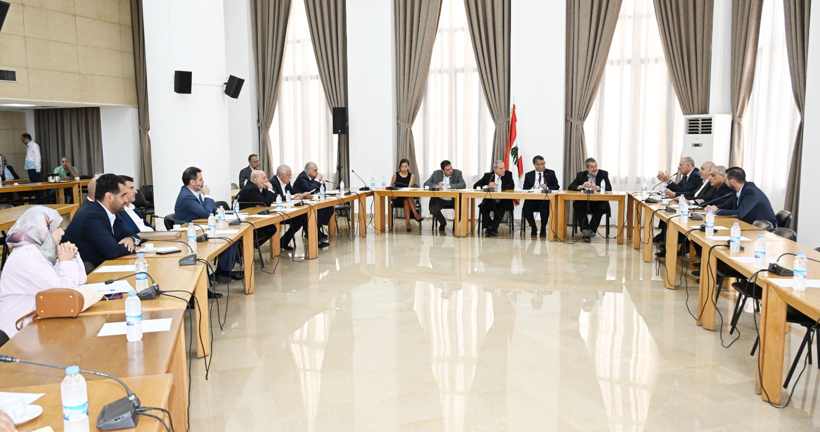 لجنة الزراعة والسياحة إستمعت من الوزير هاني إلى واقع القطاع والعمل على خطة وطنية