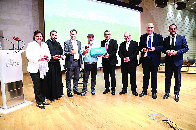 مؤتمر وطني للتفاح اللبناني في جامعة الروح القدس برعاية وزير الزراعة