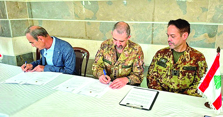 التوقيع على هِبة لإنارة شوارع بسابا مقدمة من البعثة العسكرية الإيطالية