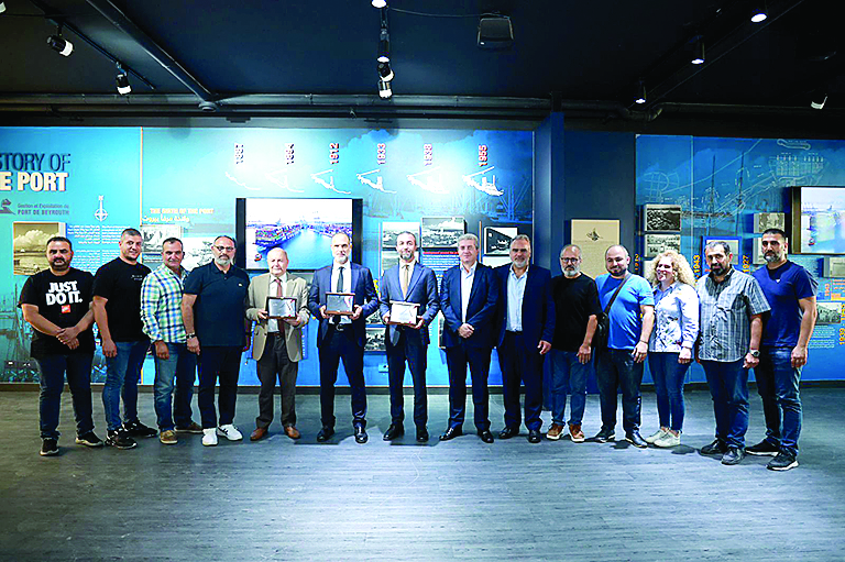 رسامني والبساط وعيتاني والأسمر مكرّمون تقديراً لدورهم في نقل موظفي الأهراءات