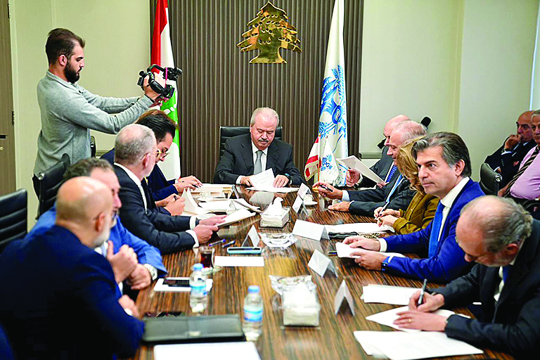 اتفاقية تعاون بين وزارة المال وعدد من المصارف الخاصة للحدّ من الاقتصاد النقدي