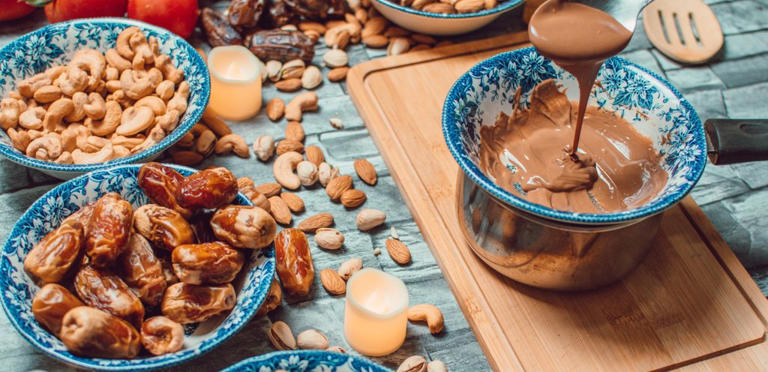 فوائد التمر مع الطحينة قبل النوم....