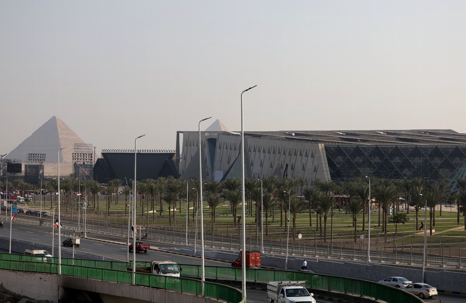 افتتاح المتحف المصري الكبير.. استثمار بمليار دولار لتعزيز السياحة والاقتصاد