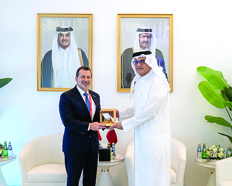 شحادة يعرض التعاون مع الإمارات في 