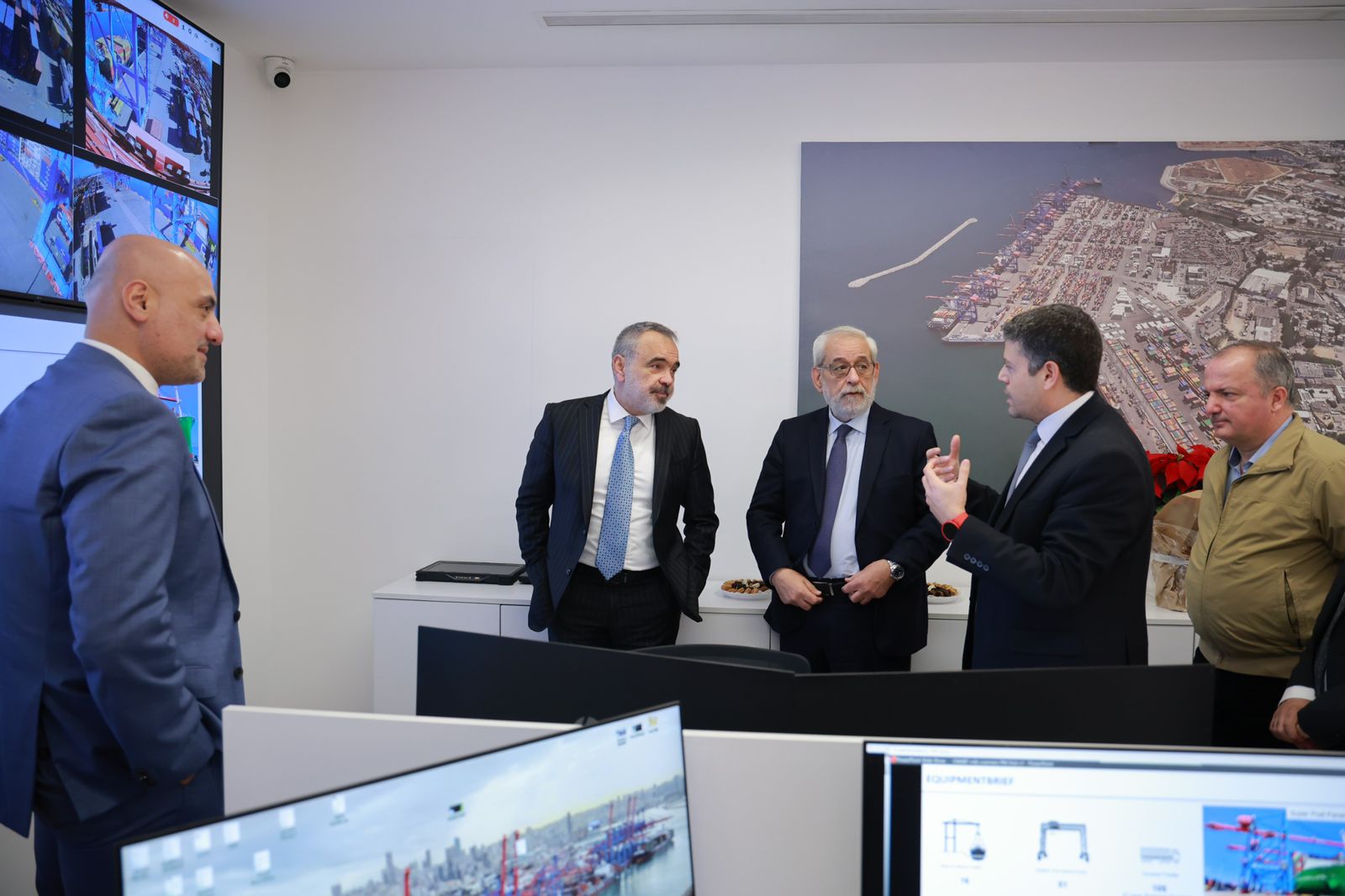 جولة ميدانية لكتلة نواب الأرمن في مرفأ بيروت للإطلاع على سير العمل