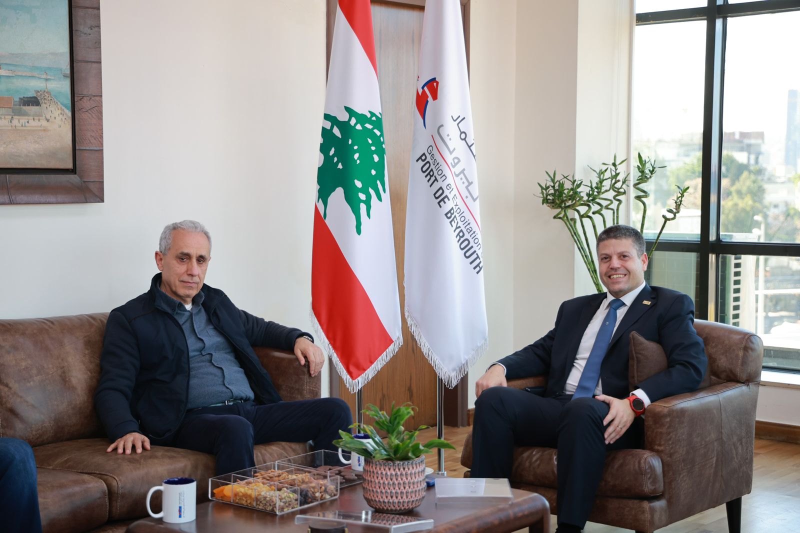 النفّي يستقبل النائب الخواجة في مرفأ بيروت