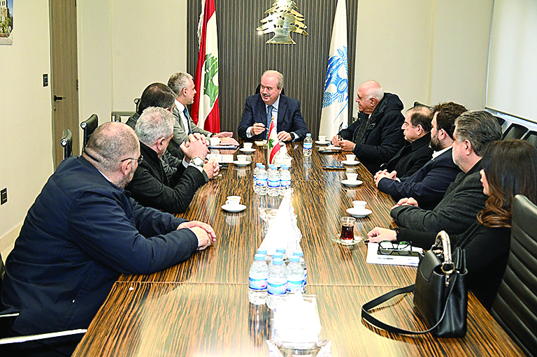 جابر يلتقي رؤساء نقابات المهن الحرّة والسفير القطري الشيخ سعود آل ثاني