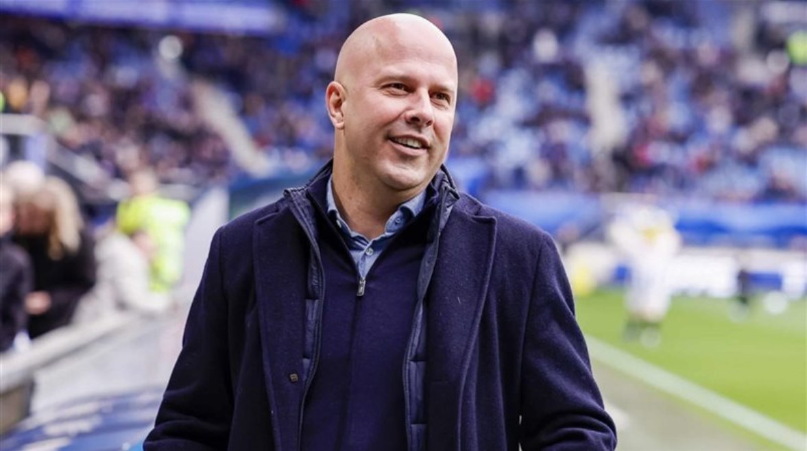 هل يطيح ليفربول بارني سلوت