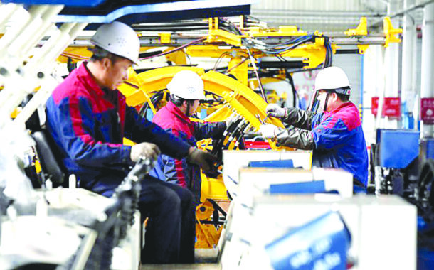 الطاقة والعملات تحت ضغط حرب إيران.. وقفزات كبيرة بأسعار الكهرباء والديزل