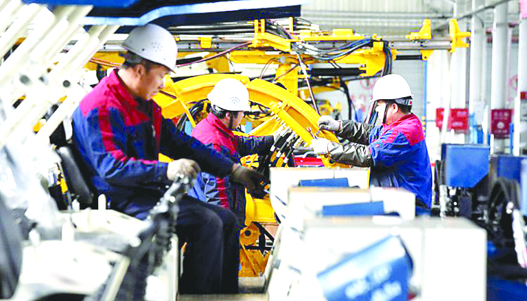 الطاقة والعملات تحت ضغط حرب إيران.. وقفزات كبيرة بأسعار الكهرباء والديزل