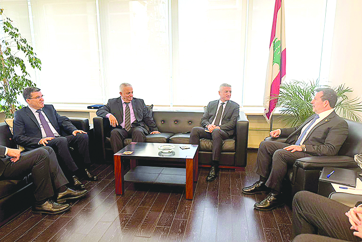 شحادة يلتقي وفد المجلس الأعلى للجمارك ويبحث مشاريع التحوّل الرقمي