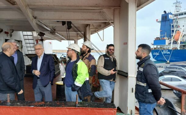 وزير الاقتصاد يتفقّد سير العمل في مرفأ بيروت ويجول في المطاحن