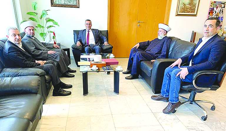 وزير الزراعة يتابع ملفات تنموية وتداعيات الاعتداءات على قطاع الصيد وطالب بتأهيله