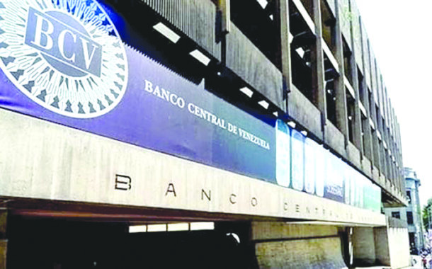  واشنطن تدرس رفع العقوبات عن المركزي الفنزويلي لإنعاش الاقتصاد وتسهيل تدفّق الدولارات