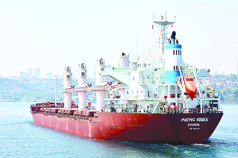 تدفّق النفط عبر خط 