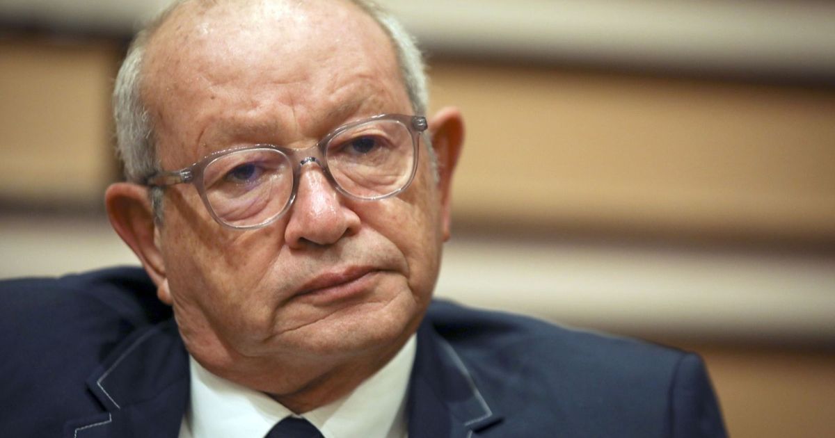  ساويرس يحذر من موجة إفلاسات محتملة بفعل حرب إيران متوقعاً إنكماش الاقتصاد