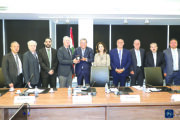 الهيئات الاقتصادية تبحث مع دنتون تعزيز التعاون التجاري والاستثماري والسياحي بين الغرفة الدولية و«الهيئات»