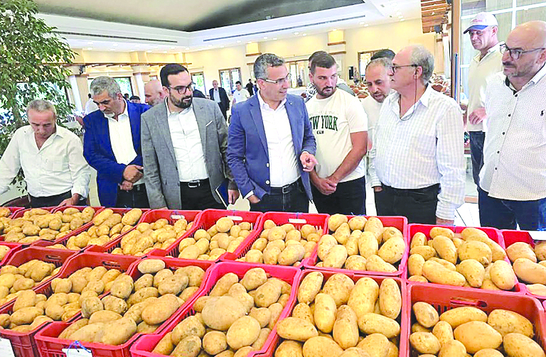 إطلاق صنف البطاطا الجديد “فاجا” في سرعين برعاية الوزير هاني وبمبادرة من النائب ضاهر