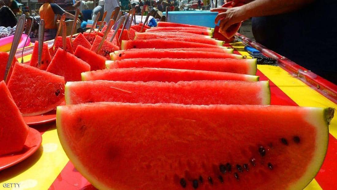 إلى هؤلاء... احذروا البطيخ الأحمر!