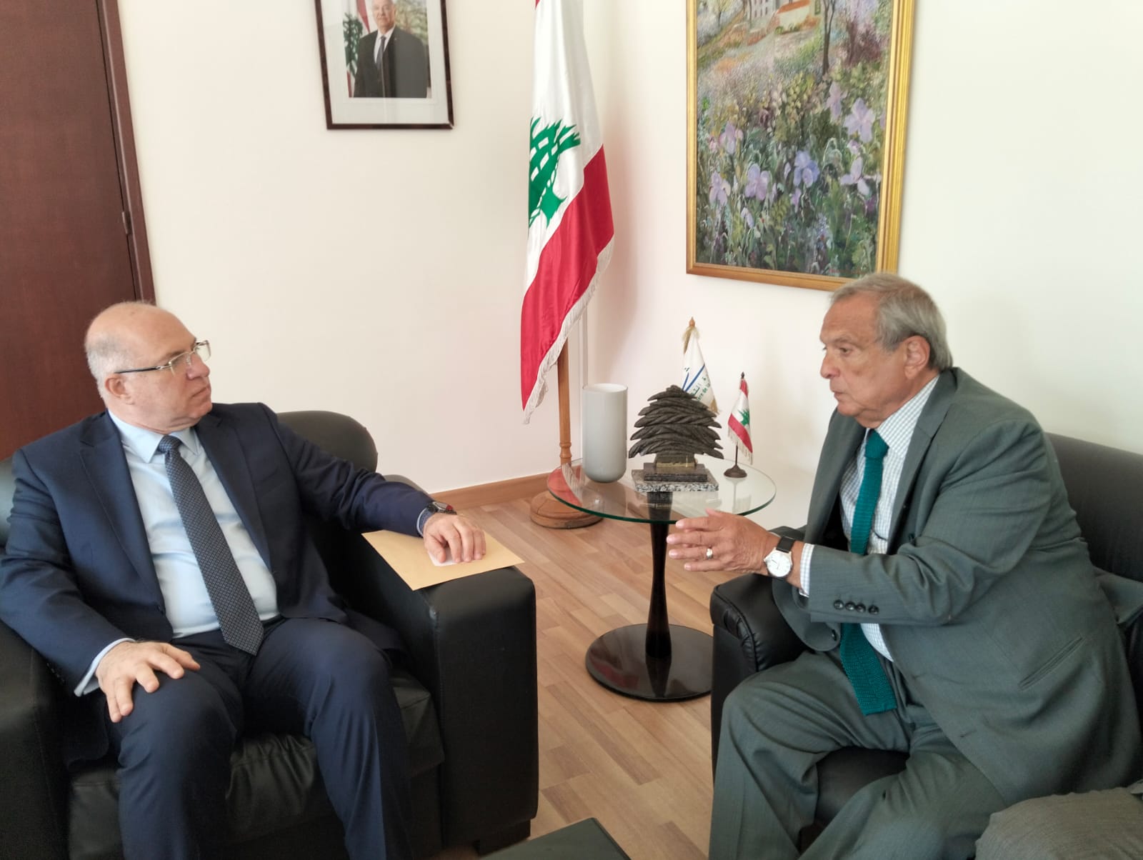 حبيب يعرض مع وزير العمل شؤون مصرف الإسكان
