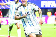 الصحافة الارجنتينية تشيد بتأهل منتخبها إلى نهائي كأس العالم
