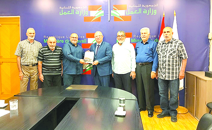 حيدر يتابع أوضاع رشاف ويلتقي وفوداً نقابية
