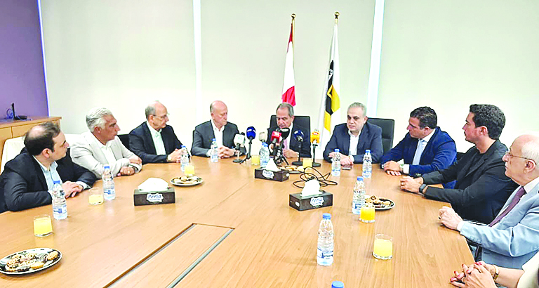 لقاء يجمع وزير الطاقة مع نواب طرابلس ونقباء المهن الحرة في الشمال