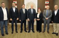 دبوسي بحث مع وفد 