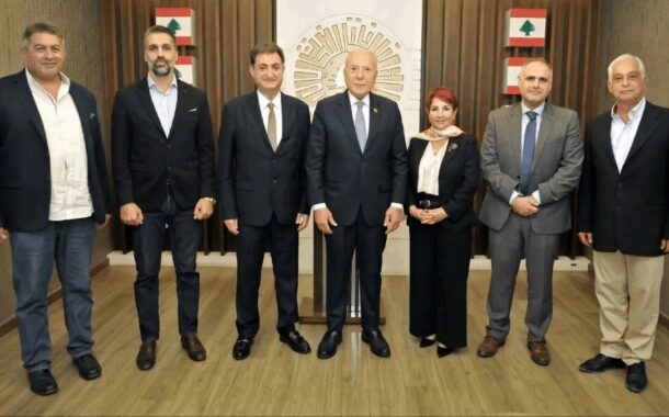 دبوسي بحث مع وفد 