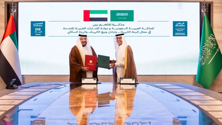 السعودية والإمارات تمهدان لربط الكهرباء وسكك الحديد