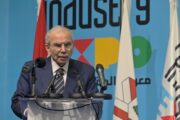 سلام مفتتحاً معرض الصناعة الوطنية: ملتزمون ببسط سلطة الدولة..