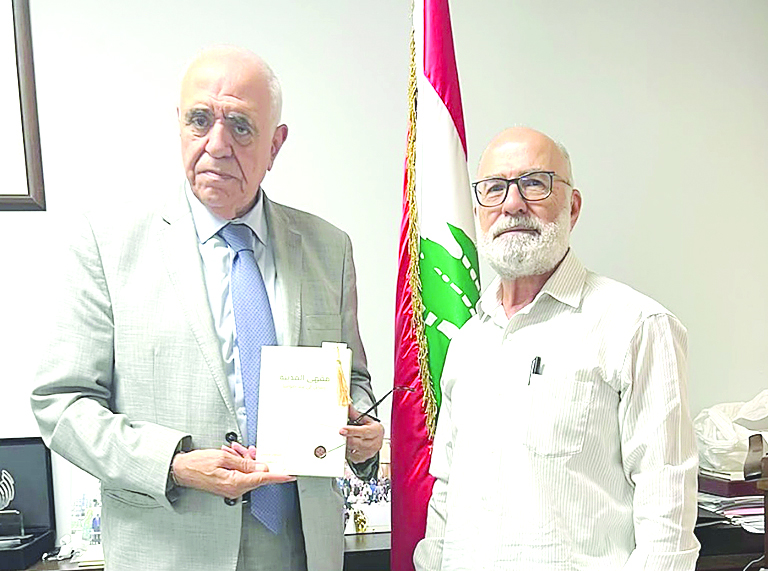 سيمون سمعان قدّم للقصيفي كتابه الجديد «مقهى المدينة»